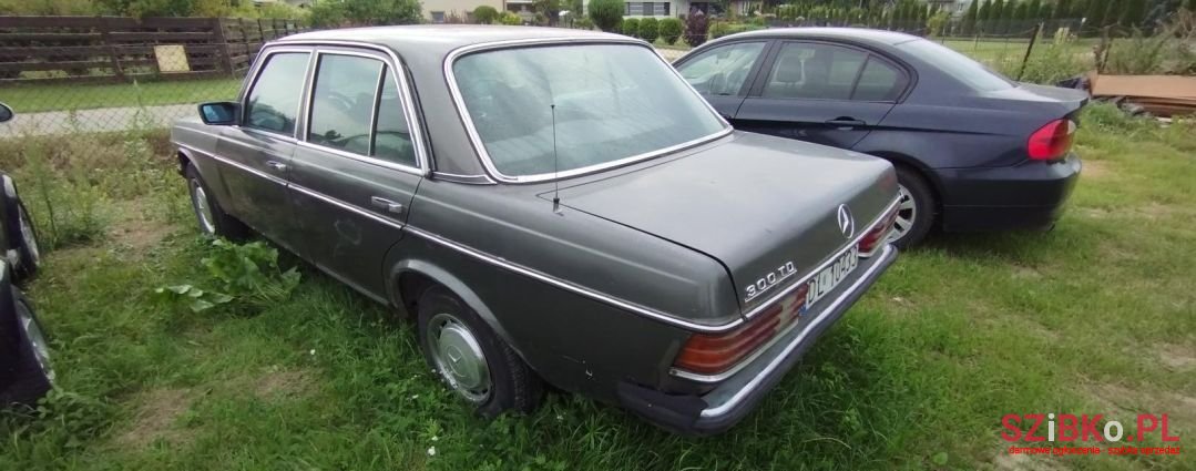 1980' Mercedes-Benz W123 photo #3