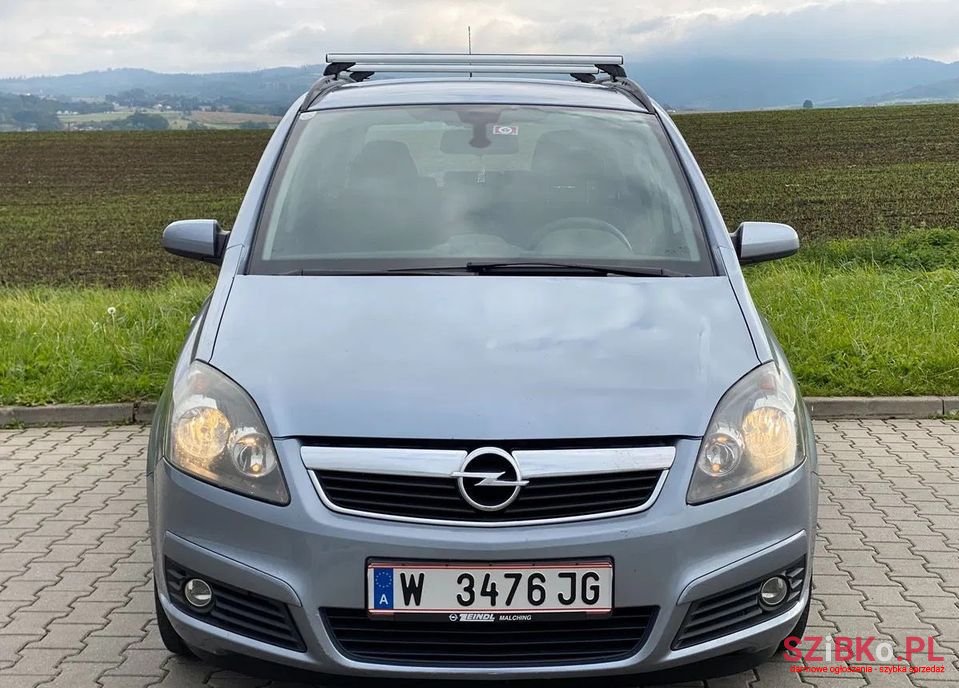 2005' Opel Zafira photo #2