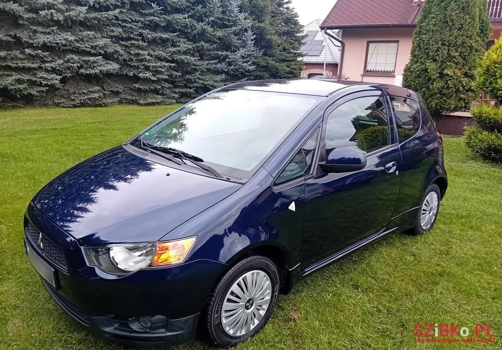 2012' Mitsubishi Colt photo #3