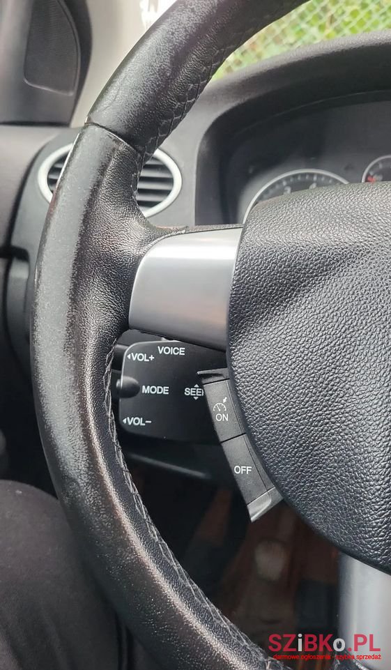 2006' Ford Focus 2.0 16V Titanium photo #2