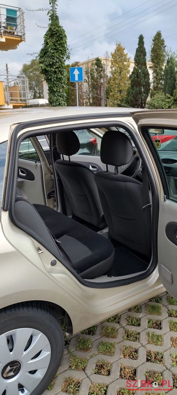 2009' Renault Thalia photo #3