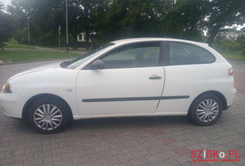 2004' SEAT Ibiza photo #1