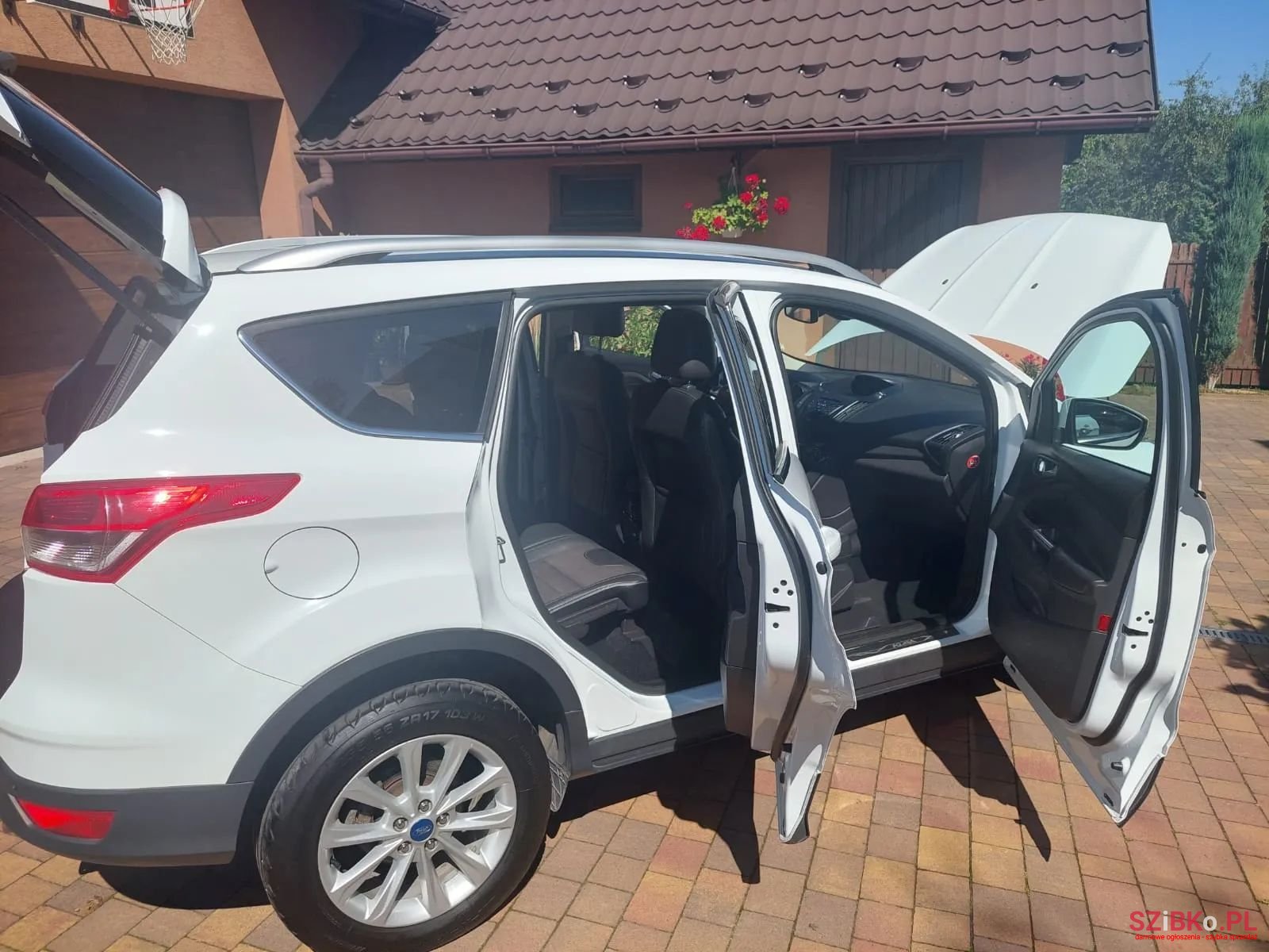 2014' Ford Kuga photo #5