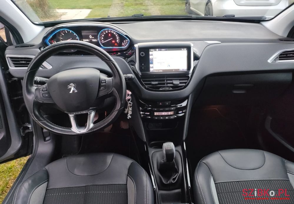 2015' Peugeot 2008 photo #6