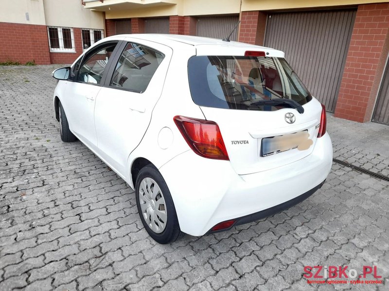 2015' Toyota Yaris photo #4