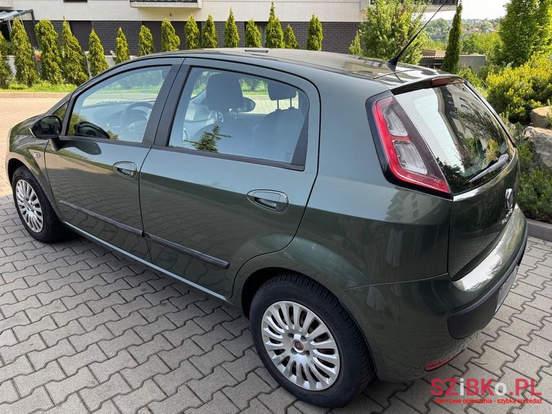 2010' Fiat Punto Evo photo #4