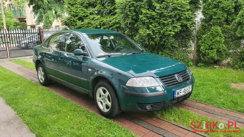 2002' Volkswagen Passat photo #1