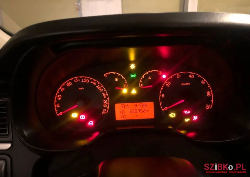 2007' Fiat Linea photo #3