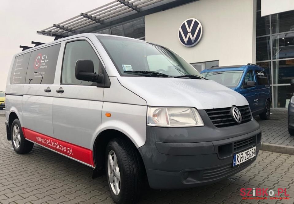 2004' Volkswagen Caravelle photo #1