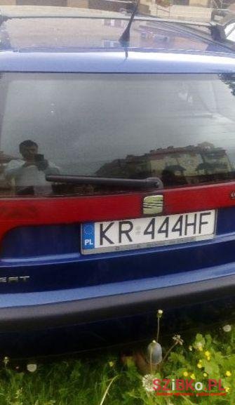 2002' SEAT Cordoba photo #2