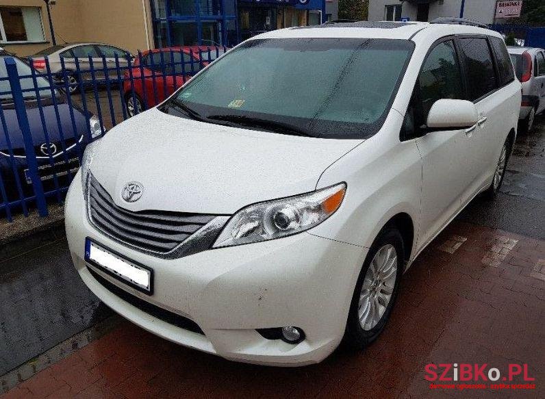 2015' Toyota Sienna photo #1