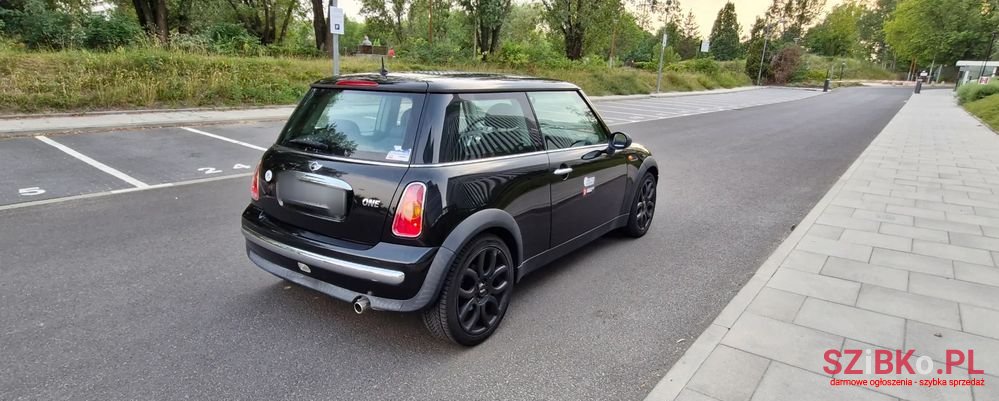 2004' MINI One Standard photo #4