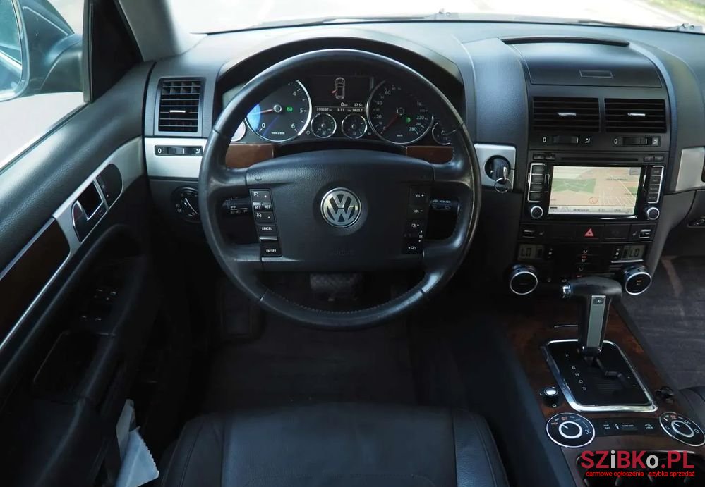 2007' Volkswagen Touareg photo #5