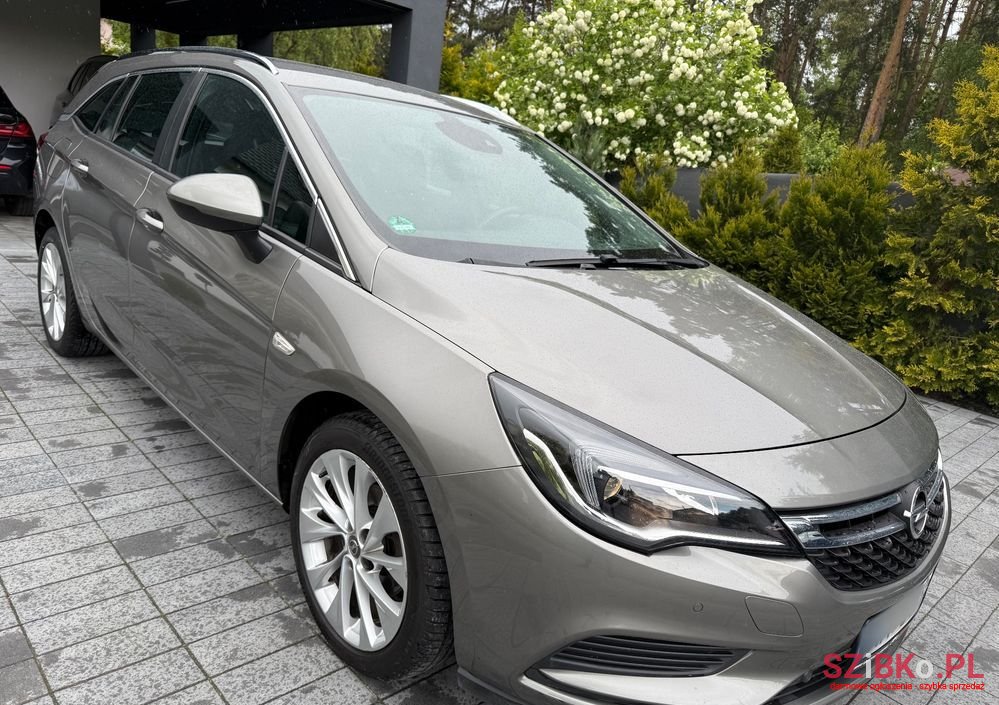 2017' Opel Astra 1.4 Turbo Innovation photo #3