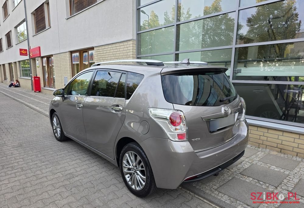 2015' Toyota Verso photo #5