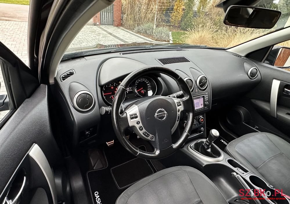 2011' Nissan Qashqai 2.0 Tekna photo #6