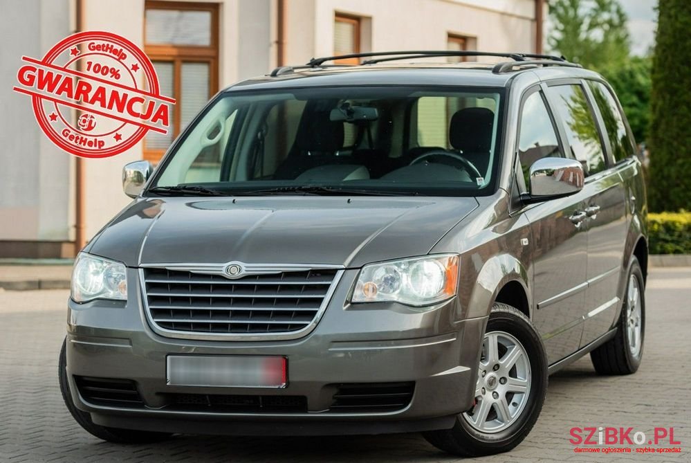 2011' Chrysler Grand Voyager photo #1