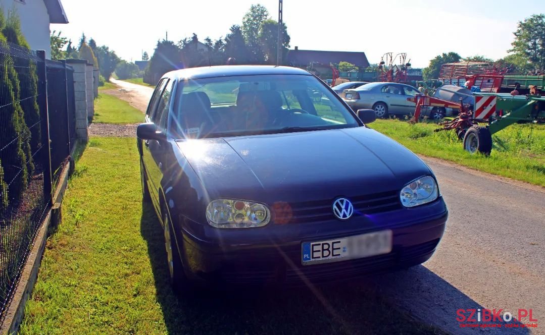 2000' Volkswagen Golf photo #4