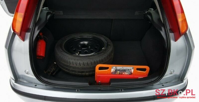 2004' Ford Focus photo #6