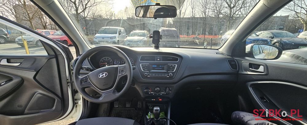 2018' Hyundai i20 1.2 Classic photo #3