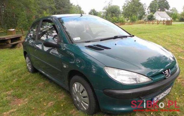 2001' Peugeot 206 photo #2