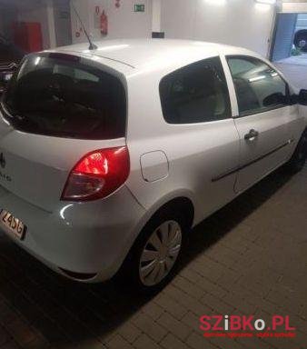 2009' Renault Clio photo #3