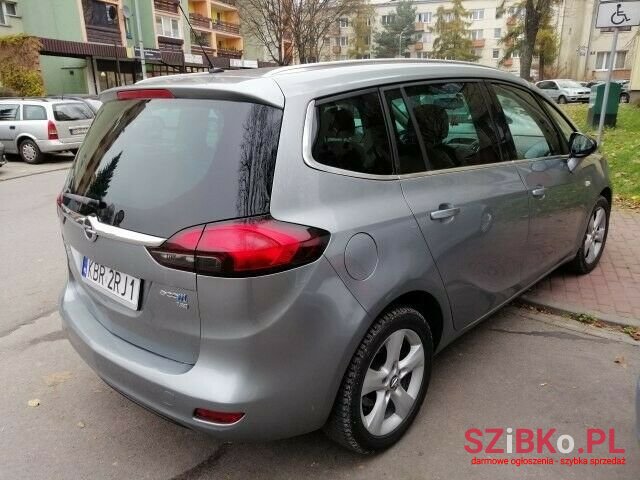 2012' Opel Zafira photo #3