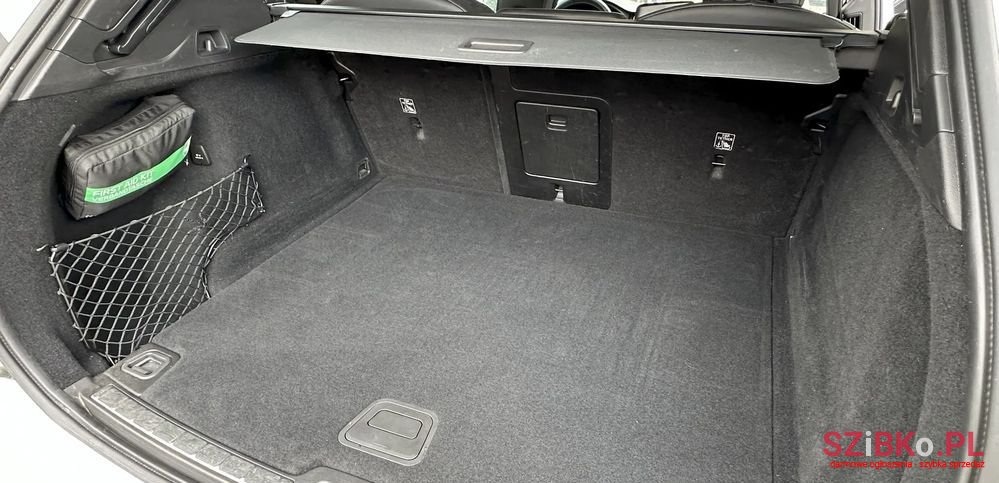 2021' Volvo Xc 60 B4 B R-Design photo #3