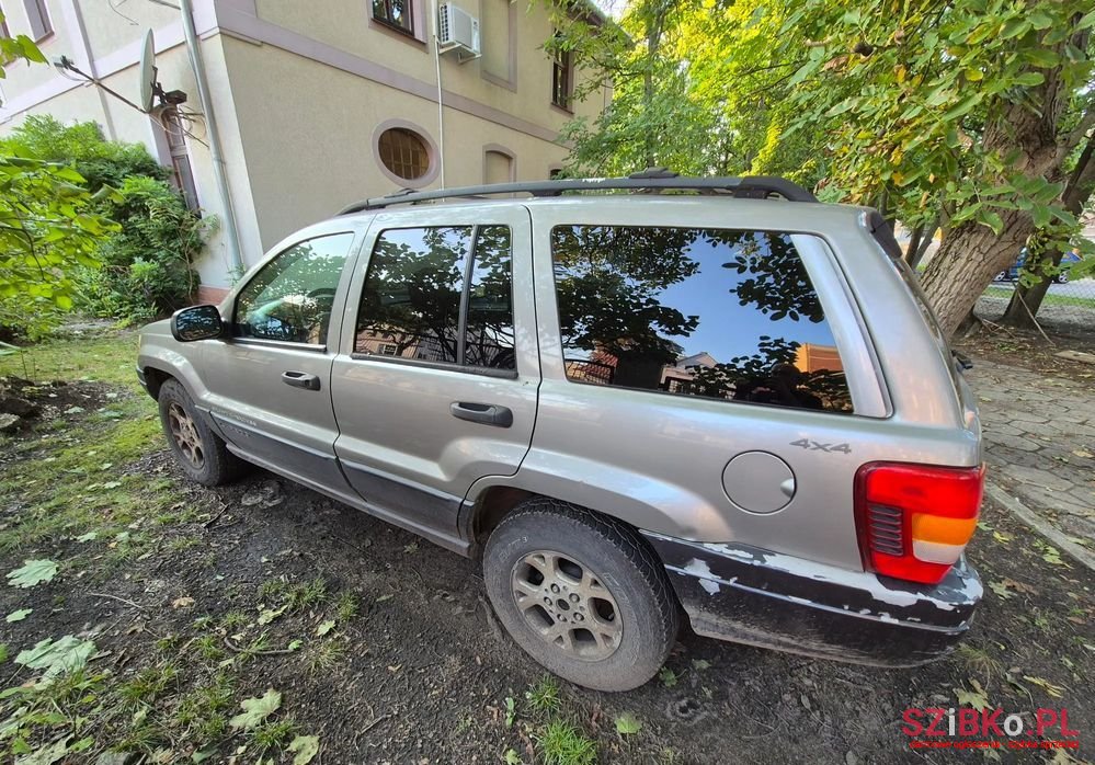 2001' Jeep Grand Cherokee 4.0 Laredo photo #2