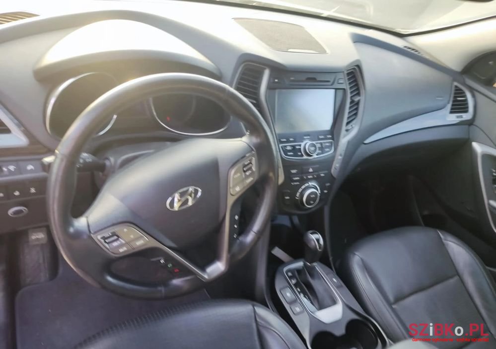 2014' Hyundai Santa Fe 2.0 T Sport Utility photo #3