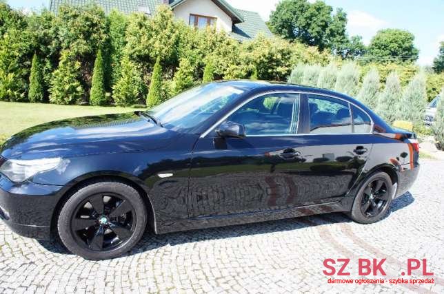 2009' BMW 520 photo #1