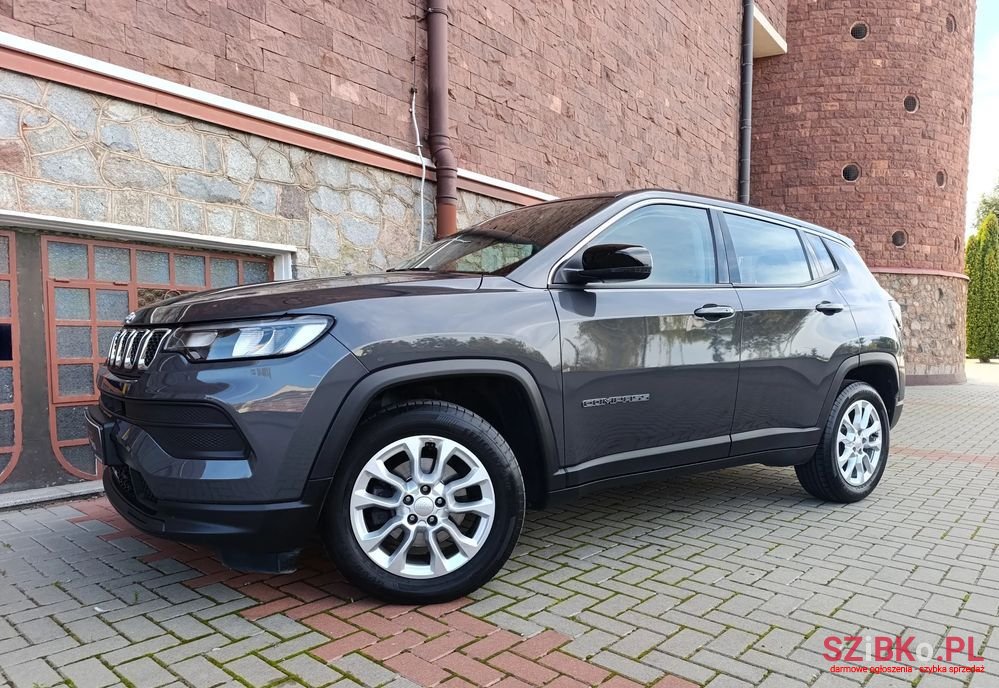 2022' Jeep Compass photo #3