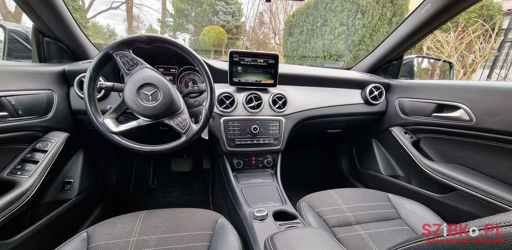 2015' Mercedes-Benz CLA photo #2