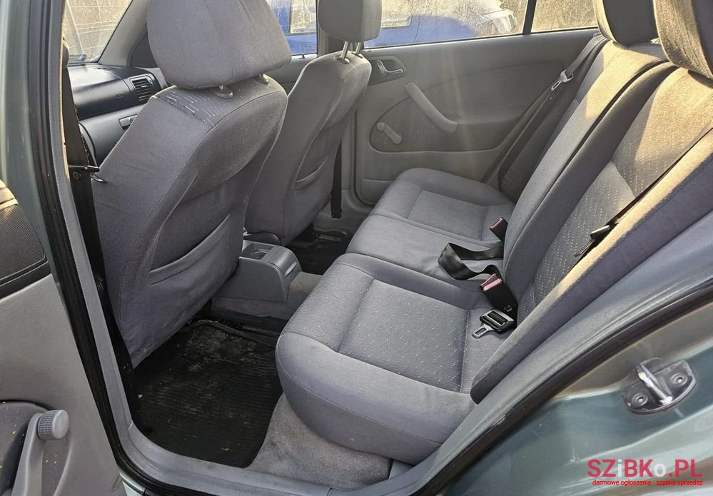 2003' Skoda Octavia 1.4 Classic photo #4