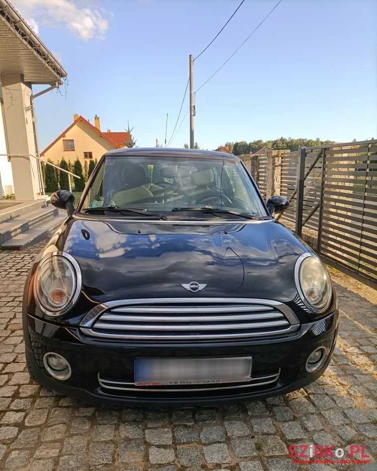 2009' MINI Cooper Standard photo #2