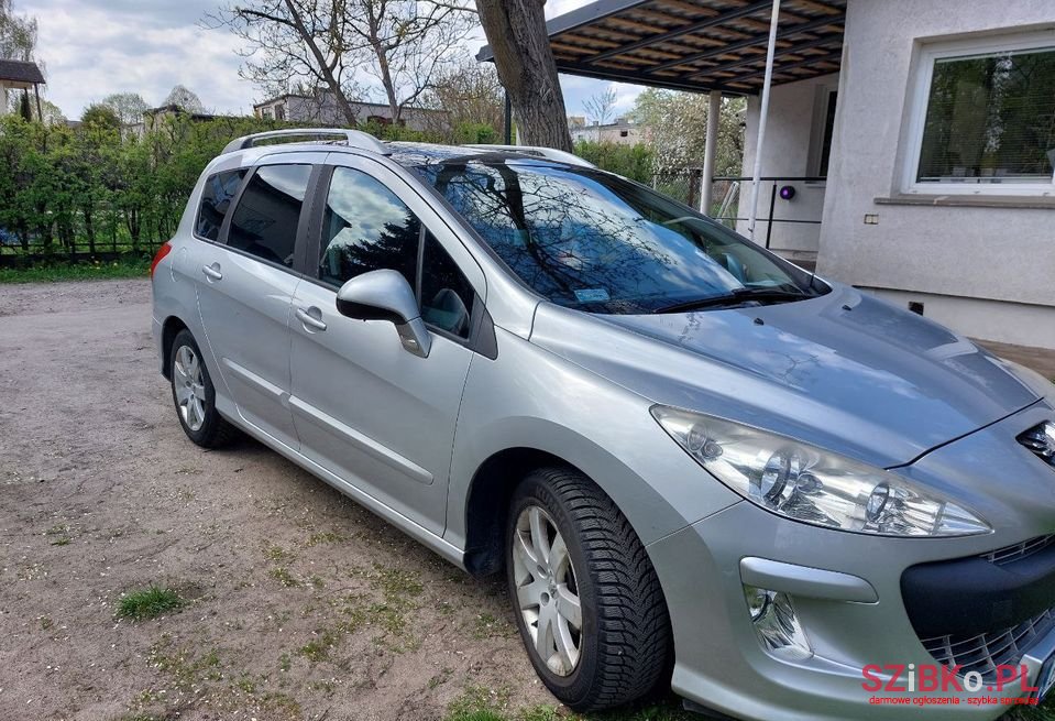 2010' Peugeot 308 photo #3