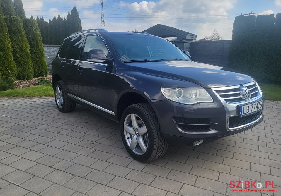 2007' Volkswagen Touareg photo #1