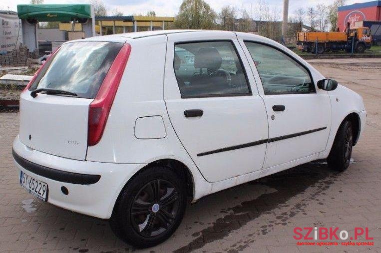 2002' Fiat Punto photo #1