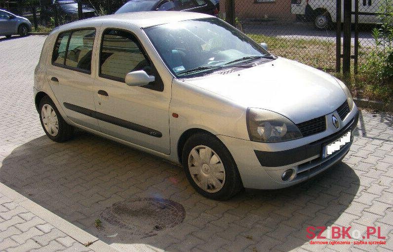 2002' Renault Clio photo #5