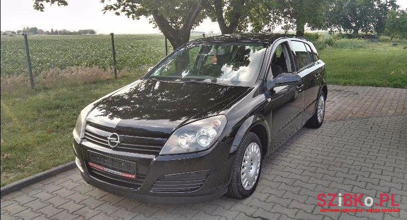 2005' Opel Astra photo #1