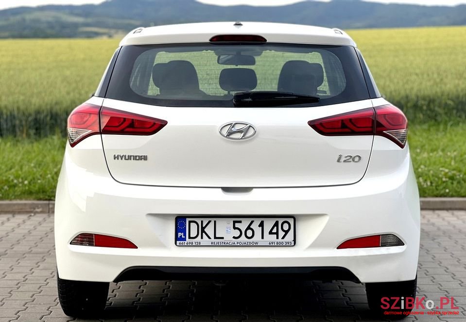 2016' Hyundai i20 photo #5