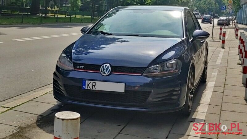 2017' Volkswagen Golf photo #3