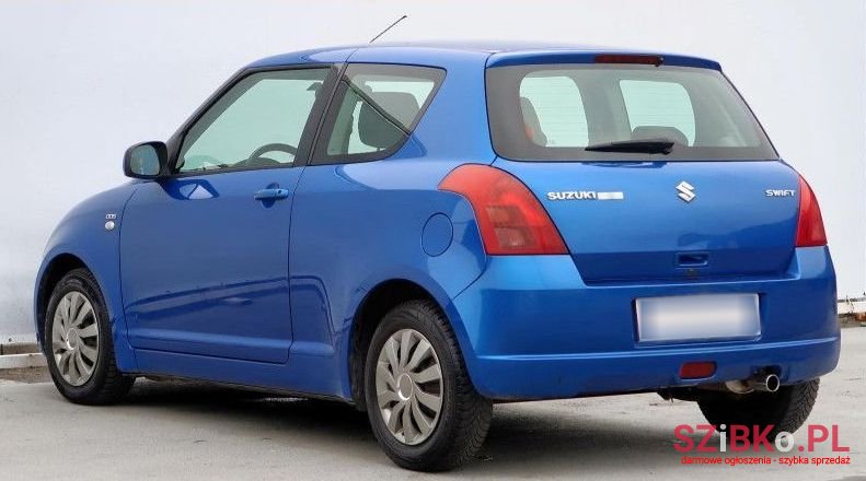 2005' Suzuki Swift photo #3