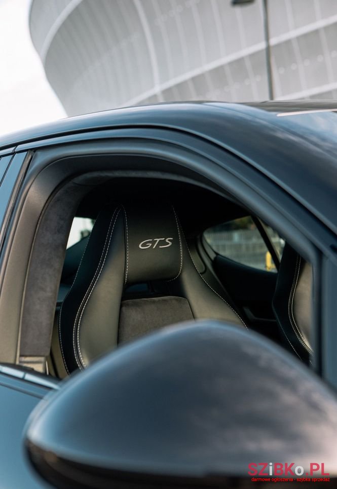 2014' Porsche Panamera Gts photo #5