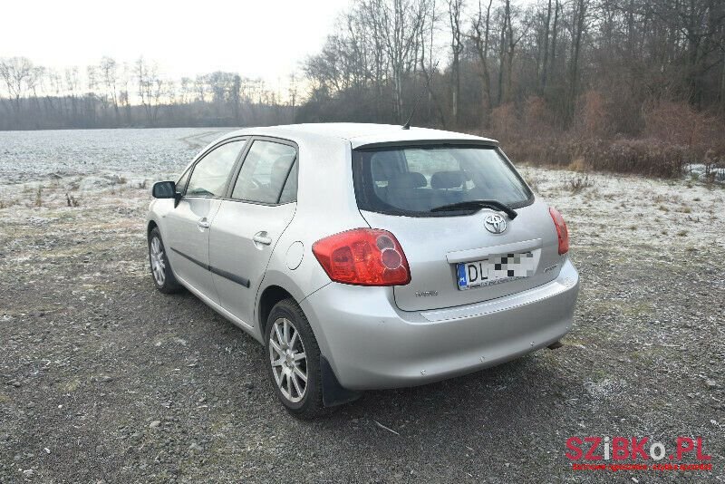 2007' Toyota Auris photo #6