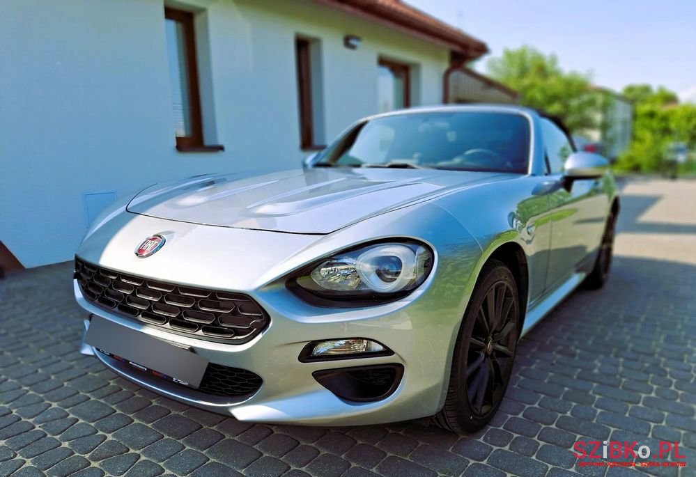 2020' Fiat 124 Spider photo #1