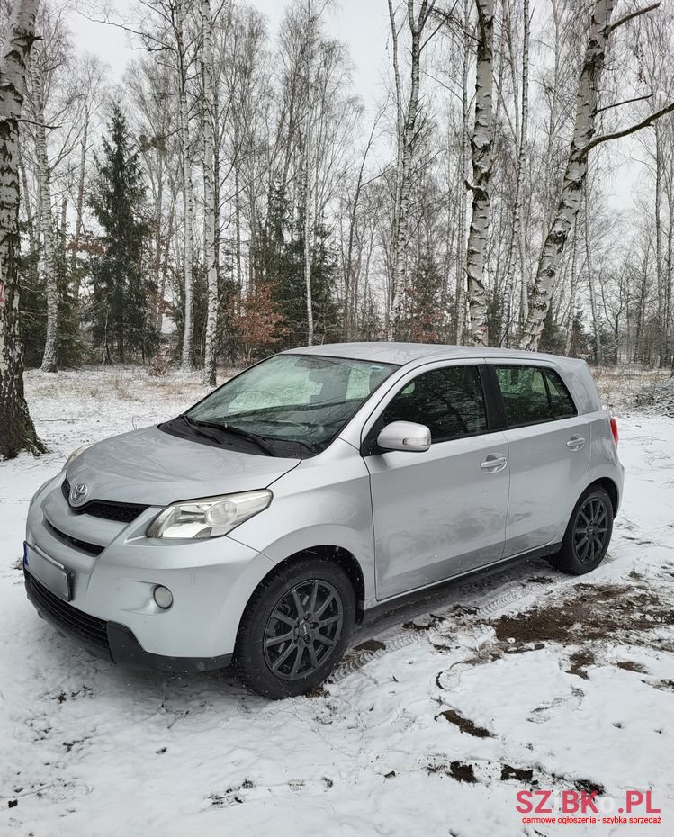 2010' Toyota Urban Cruiser 1.33 Sol photo #3