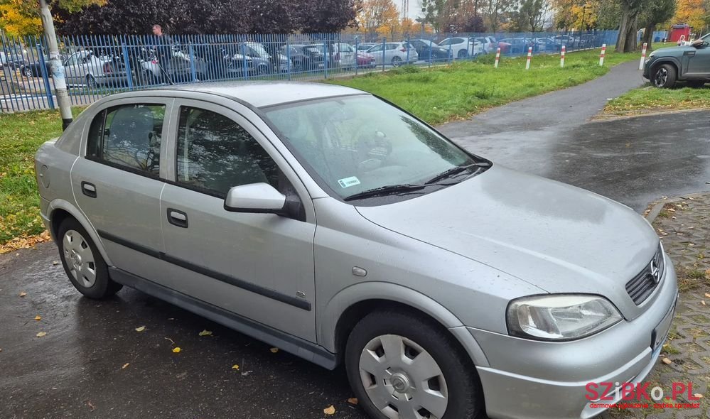 2009' Opel Astra 1.4 Start photo #4
