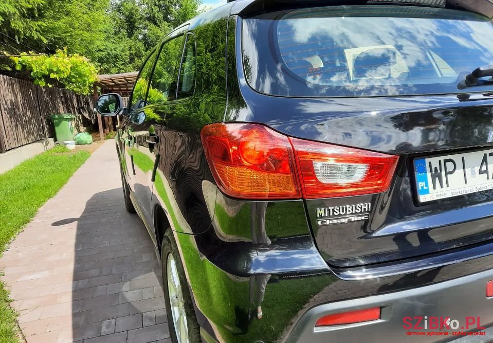 2011' Mitsubishi ASX photo #6