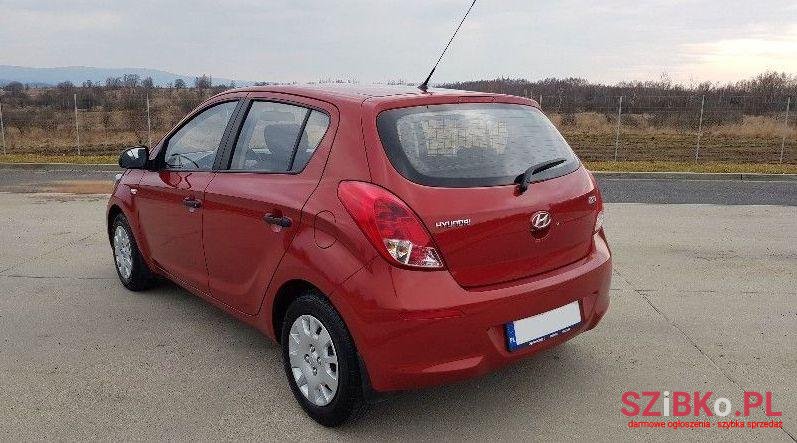 2014' Hyundai i20 photo #2